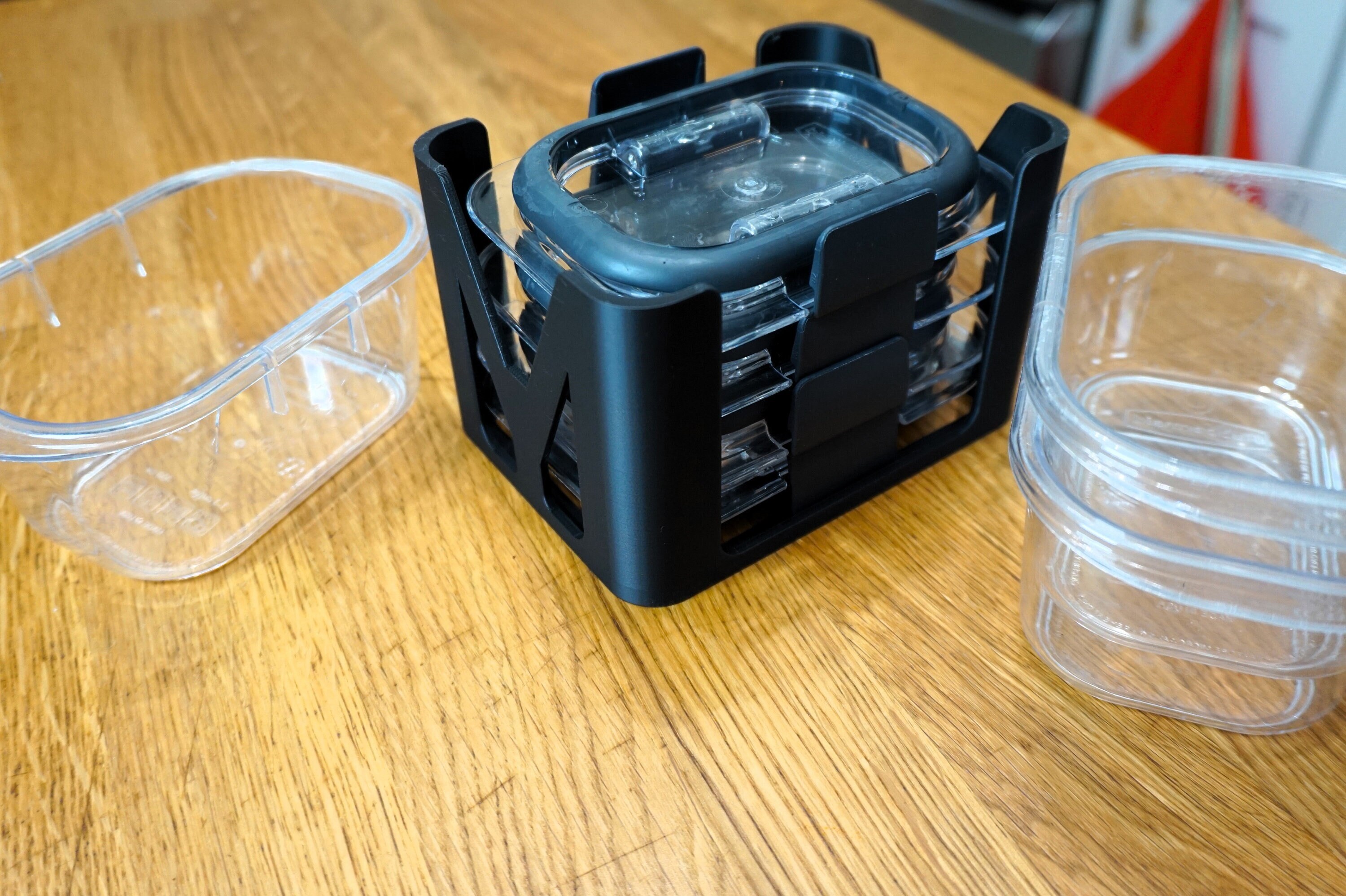 1.3 Cup Rubbermaid Brilliance Lid Holder, Holds 4 Lids