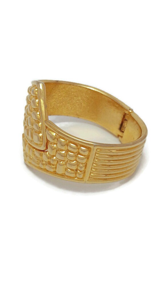 Chunky Gold Vintage Cuff Bracelet - image 9