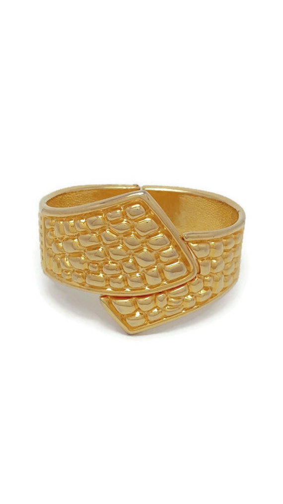 Chunky Gold Vintage Cuff Bracelet - image 10