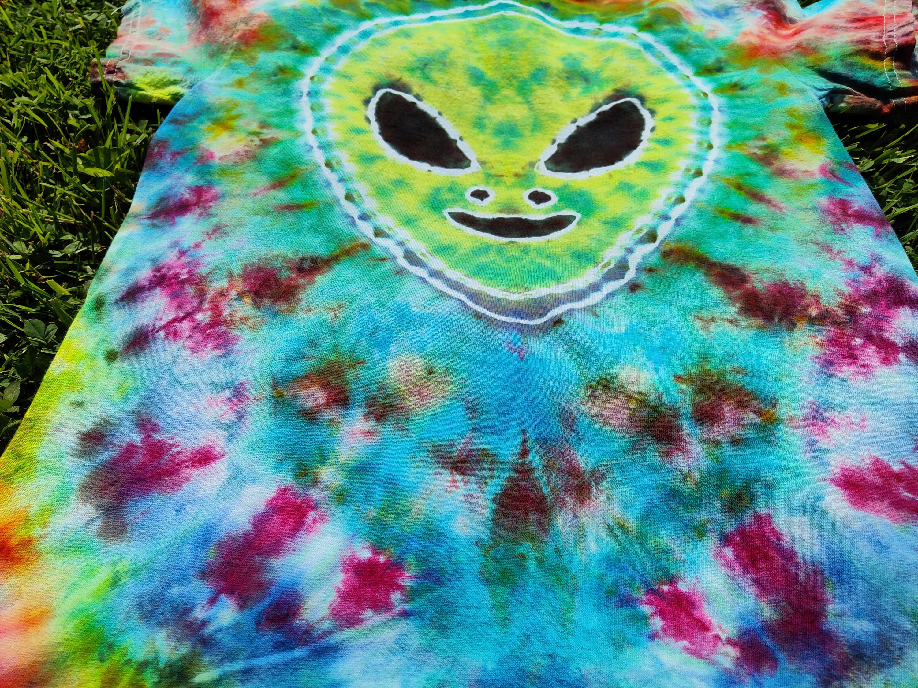 Alien Shirt UFO Shirt Spaceship Shirt Tie Dye Shirt - Etsy