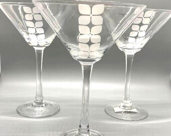 Pfaltzgraff Eastside Martini Cosmopolitan 12 Unzen geätztes Glas Design 3er-Set