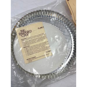 Vintage taartvorm van The Pampered Chef 10" pannen NIEUW, verzegeld, circa jaren 1990 afbeelding 3