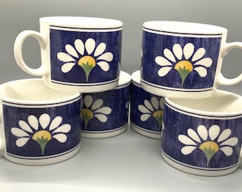 Spring Daisy by Oneida Set of Six Mugs Coffee Cups Denim Blue White Daisy