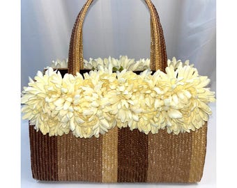 Borsa a mano in paglia intrecciata Boho Chic con manici, decorazioni floreali color crema