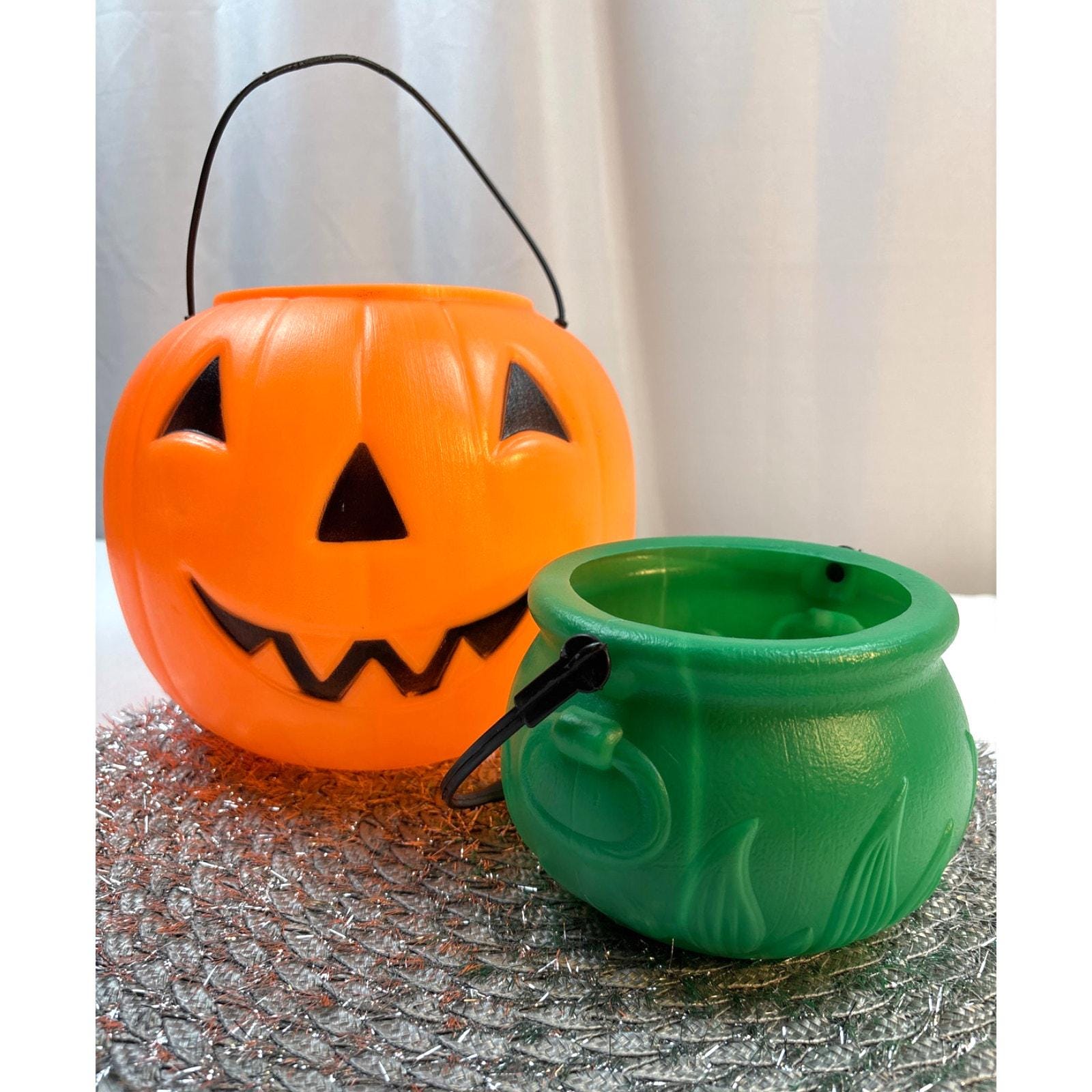 Moules en silicone - Halloween - 4 pièces - Motifs variés - Résine Moules en silicone - Halloween - 4 pièces - Motifs variés - Résine
