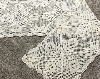 Vintage Large Handmade Crocheted Doily Table Runner 70 x 18