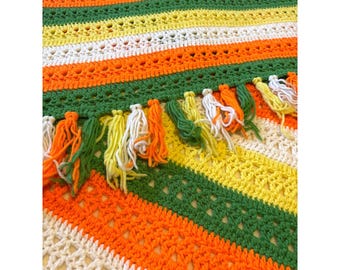 Manta afgana vintage de ganchillo hecha a mano de los años 70, naranja, verde y amarillo, estilo retro bohemio.