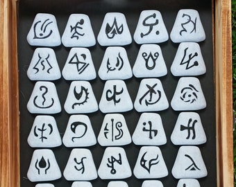 Diablo 2 Runes - Komplettes Set - Passend für eine 14"x11" Schattenbox.