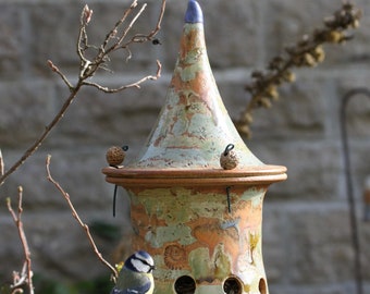 Vogelfutterhaus zum Stecken oder zum Hängen aus Keramik