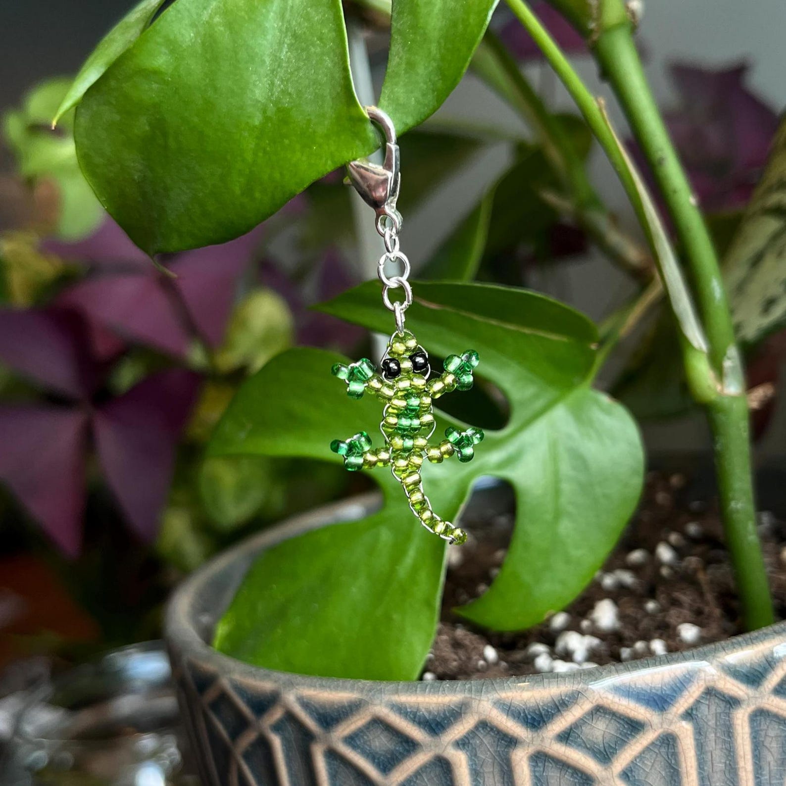 Mini Beaded Gecko Keychain | Bag Charm | Plant Charm | Blue & Green - Etsy