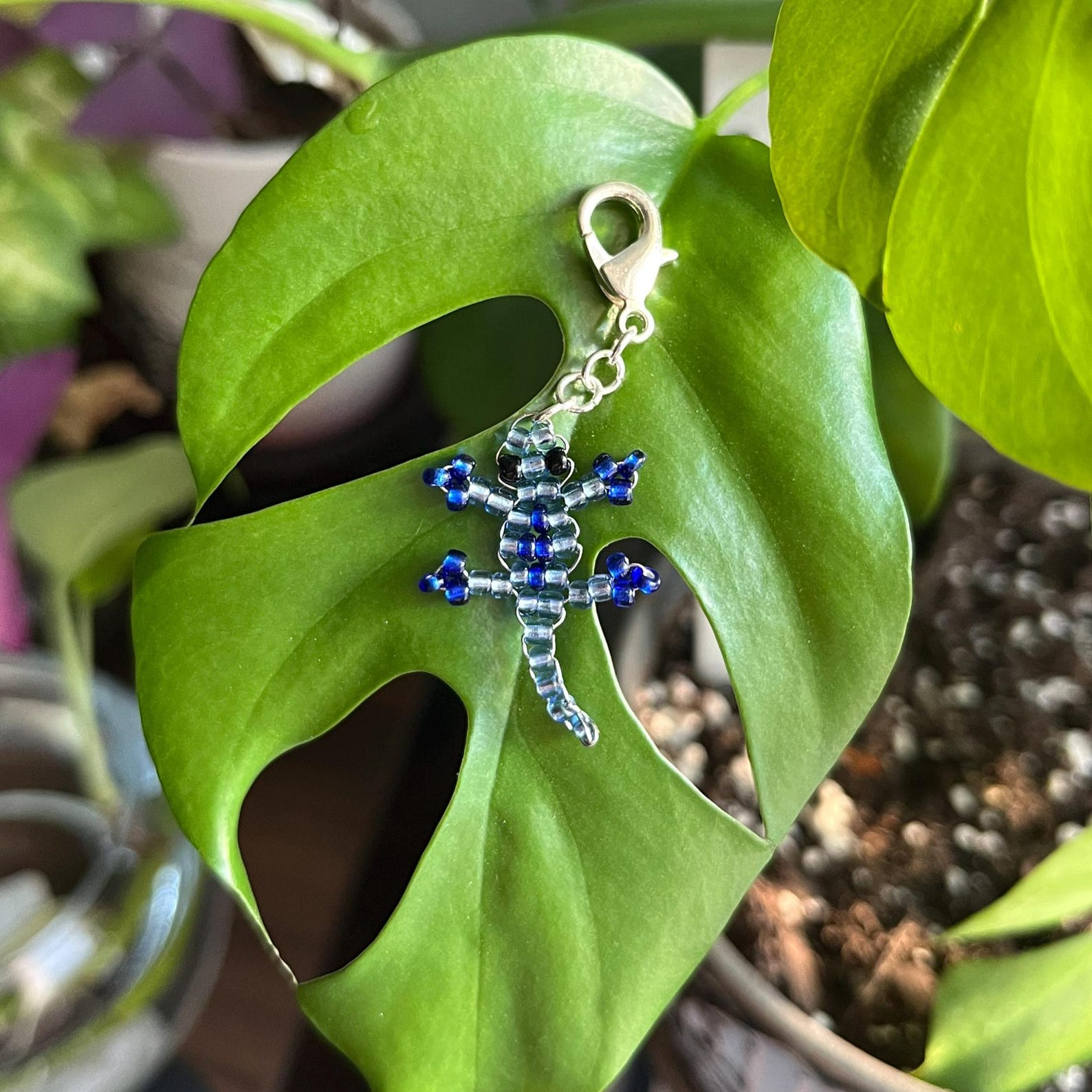 Mini Beaded Gecko Keychain | Bag Charm | Plant Charm | Blue & Green - Etsy