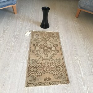 1x3 braun-beige Vintage Oushak Matten, Gedämpfte Außenmatten, 1x3 Eingangsmatten, 1x3 Heimdekormatten, Türkische Matten, 1x3 Handgemachte Teppiche, Antike Matten, #Y-436