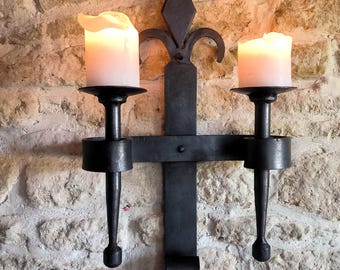 ANCIENNE PAIRE D'APPLIQUES murales en bronze patine brune et papilles