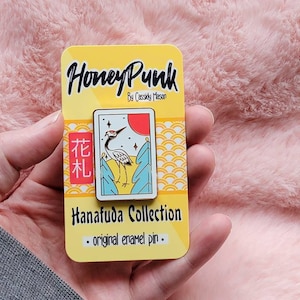 Koi-Koi Hanafuda Card-style Cute Hard Enamel Pin - Gold Japanese enamel pin, Anime pin, Cute animal pins, Pastel enamel pin