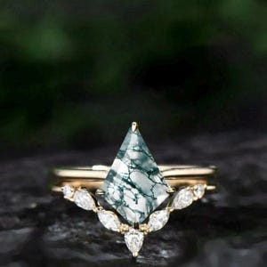kite cut green moss agate engagement ring set 14k rose gold engagement moissanite ring for women vintage bridal wedding ring gift for her