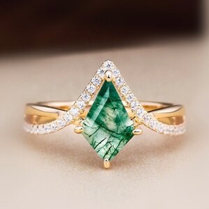 Kite Cut Moss Agate Ring: 925 Sterling Silver, Gold Plated