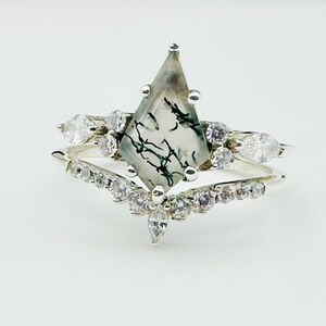 Unique Kite Cut Moss Agate Ring set Moss Agate Engagement Ring, May Birthstone Ring, Vintage Kite Cut Silver Moss Agate Ring, Anniversary