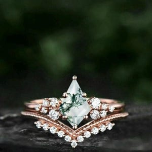 Kite Cut Moss Agate Ring: Rose Gold Art Deco Diamond Wedding Ring
