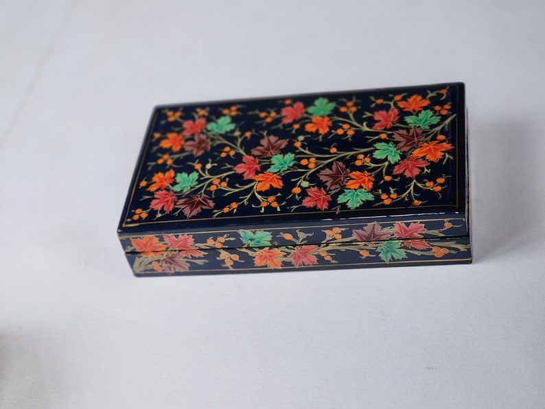 Hand-Painted Velvet Ring Box: A Timeless Treasure for Precious Moments image 8
