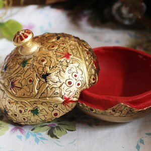 Handcrafted Kashmiri Paper Mache Boxes: Exquisite Artistry from India image 10