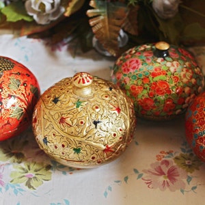 Handcrafted Kashmiri Paper Mache Boxes: Exquisite Artistry from India image 1