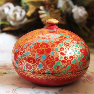 Handcrafted Kashmiri Paper Mache Boxes: Exquisite Artistry from India image 8