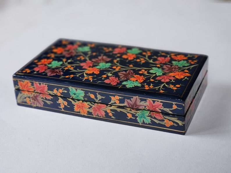 Hand-Painted Velvet Ring Box: A Timeless Treasure for Precious Moments image 5