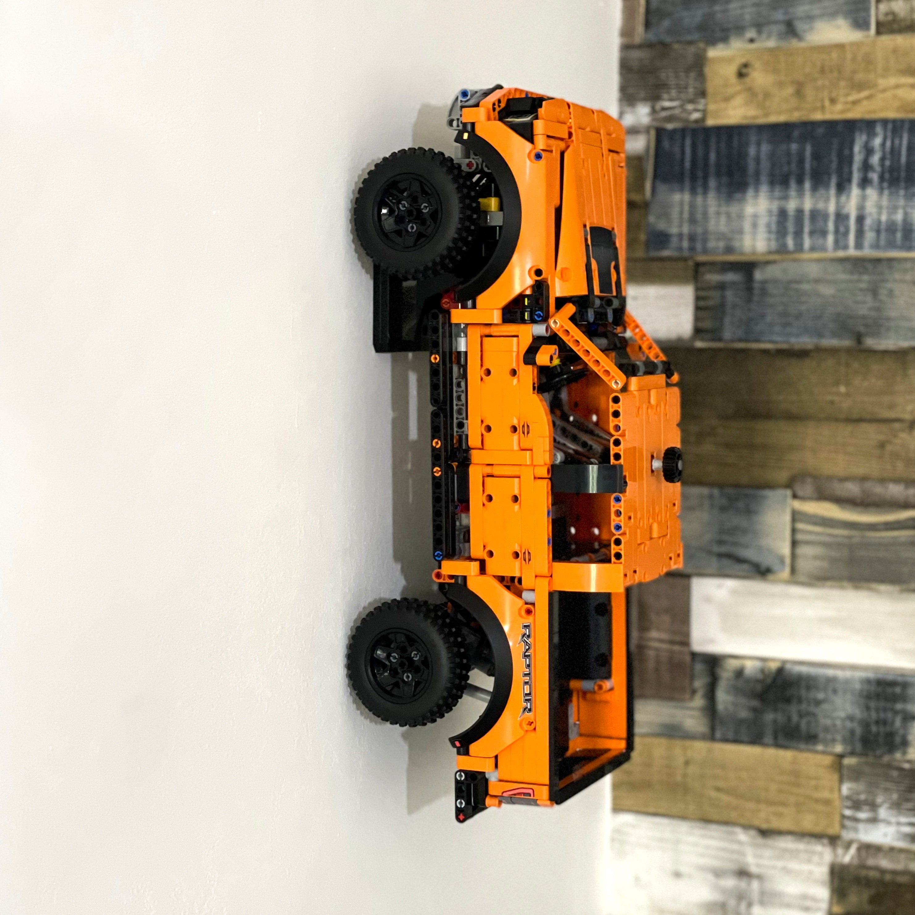 壁掛け式カースタンド LEGO Technic Ford® F-150 Raptor 42126用  