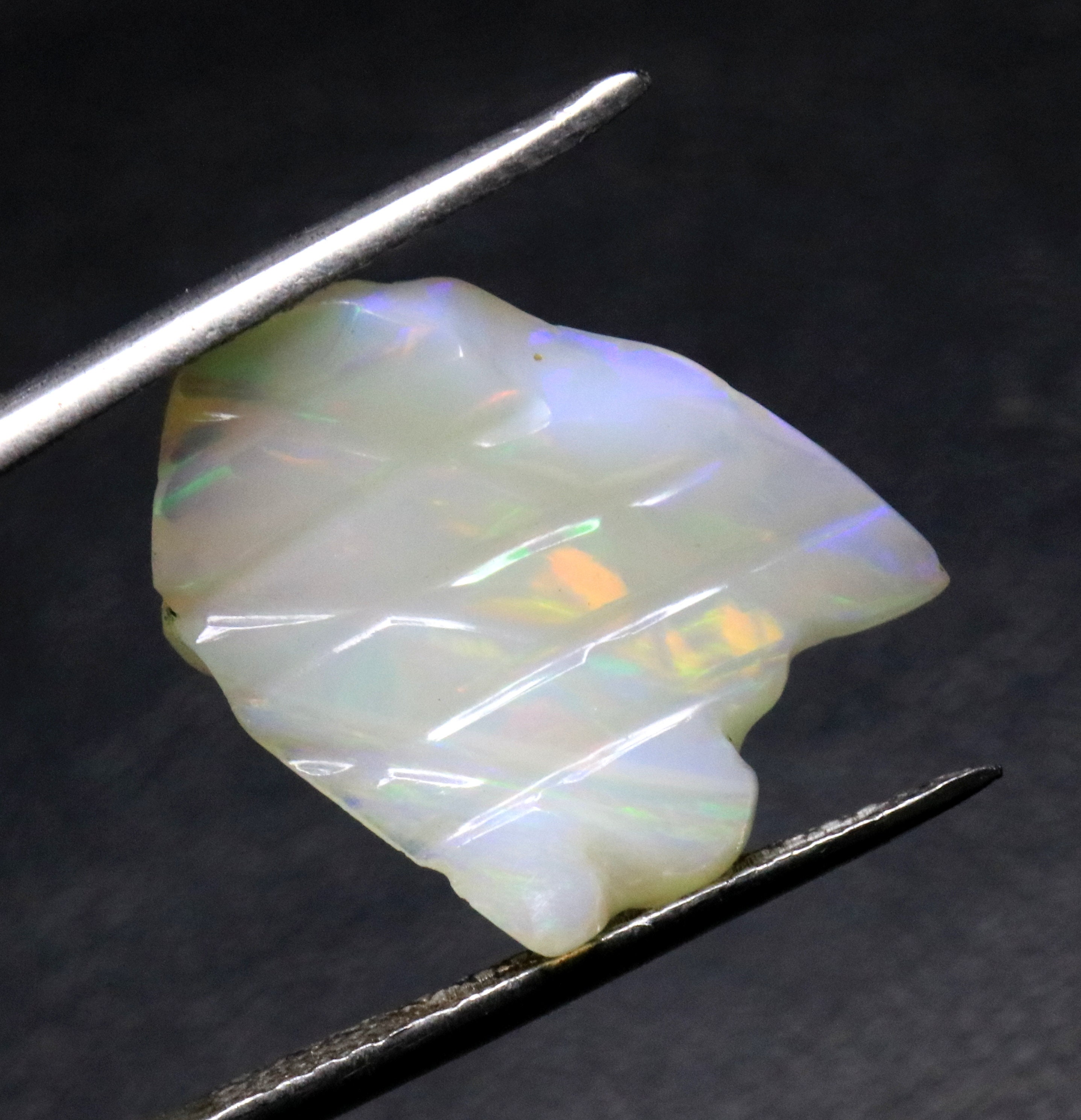 天然エチオピアオパール彫刻 - エチオピアオパール彫刻ルース宝石