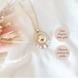 Gold, silver or rose gold pregnancy bola necklace with pearly white pearls. Maternity jewelry for future mother