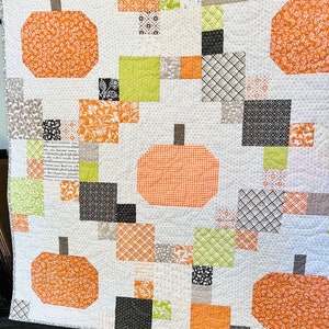 Pumpkin Quilt Throw Size, Ready to Ship, Fall Quilt, Seasonal Home Decor, Halloween Quilt, Pumpkin Decor