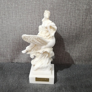Aphrodite Greek Goddess of Beauty and Love 16cm-6.3in Alabaster Handmade Sculpture Roman Goddess Free Shipping - Free Tracking Number
