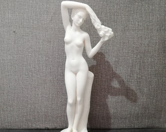Alabaster Venus Sculpture – Handmade Woman with Flowers Statue