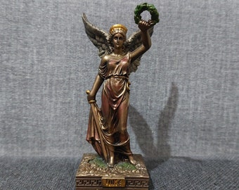 ニケの翼を持つ勝利の女神ブロンズ像 – 11.4インチ、大理石の台座付き