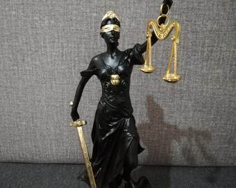 テミス像：アラバスター製のギリシャ正義の女神彫刻（7.67インチ