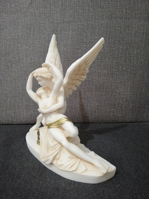 キューピッドとプシュケの彫刻：手作りのギリシャ産アラバスター像