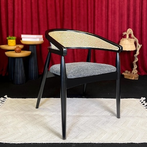 Cadeira de sala de jantar, cadeira de jantar larga, cadeira MCM, cadeira de jantar de madeira, cadeira de jantar moderna de meados do século, cadeira de jantar de vime com apoio de braço
