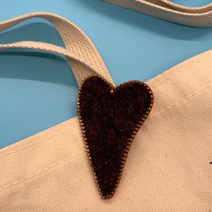 ZippyPin - deep red/maroon heart