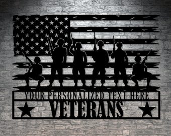 Letrero metálico personalizado con la bandera de EE. UU. para veteranos. Retrato de arte mural del ejército. Bandera de veterano estadounidense. Adorno de pared personalizado para veteranos. Hogar de los libres.