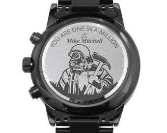 Reloj metálico personalizado de bombero y hacha grabado a láser. Reloj de pulsera personalizado para hombre. Regalo para socorristas. Día del Padre. Bombero voluntario.