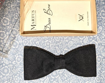 Pajarita negra con clip vintage de seda a mediados de siglo de los años 50