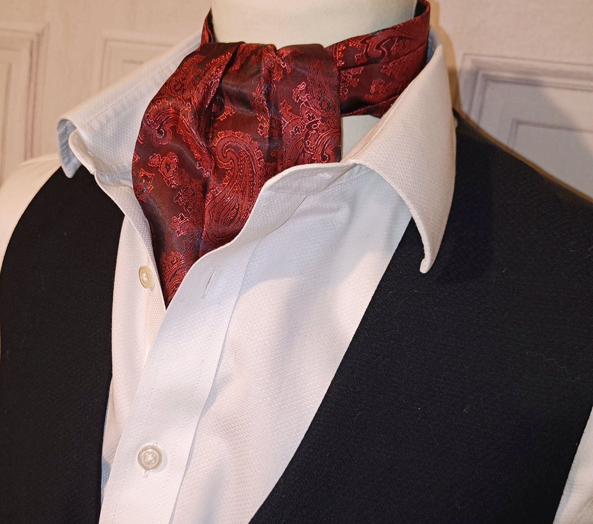 Mens Silk Ascot Cravat Tie Suit Black Paisley Floral Scarf Hanky Ring Set  Casual