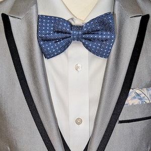 Navy Blue Bow Tie in Silk