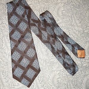 Corbata marrón y azul en tejido tapiz de seda vegana Vintage Kipper Tie imagen 1