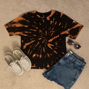 Bleach Dye Crop Pocket Tee