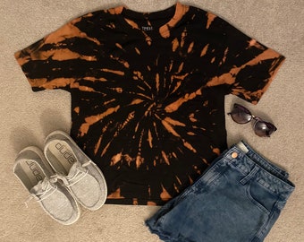 T-shirt corta con taschino, tinta con candeggina