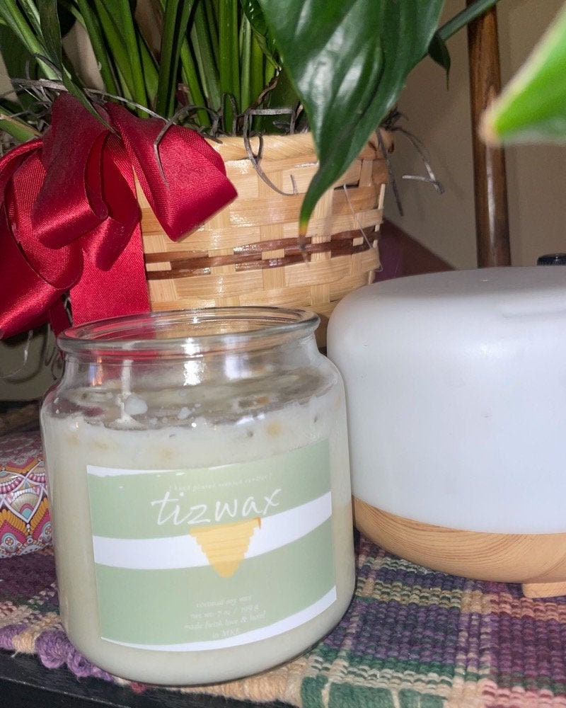 Luxury (14oz) Honeysuckle Jasmine Candle