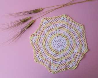 Crochet flower doily yellow+white