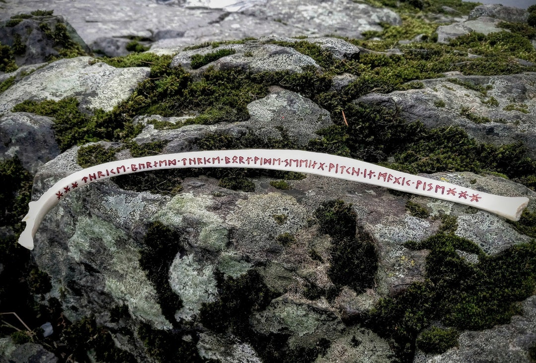 Deer Rib Bone Carving With Text From the Voluspa in Runes: 