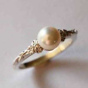 Pearl Ring, Womens Pearl Engagement Ring, Dainty Freshwater Pearl Ring Sterling Silver Minimalist Pearl Statement Band Ring Wedding Ring Her